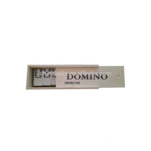 Domino con caja de madera